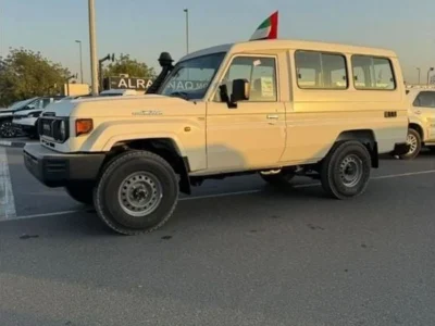 2025 Toyota Land Cruiser 70 2.8 L 4 Cylinder Engine Diesel White Brown SUV