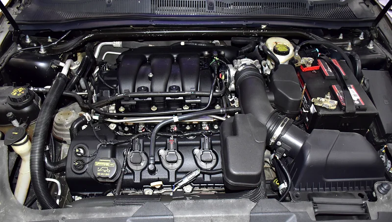 2015 Ford Taurus SE 6 Cylinders Petrol Engine Black Sedan American Specs