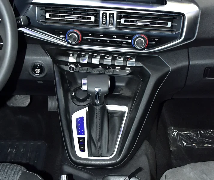 2023 Peugeot Landtrek DC 4X4 4 Cylinder Petrol Engine Red Black Pickup GCC