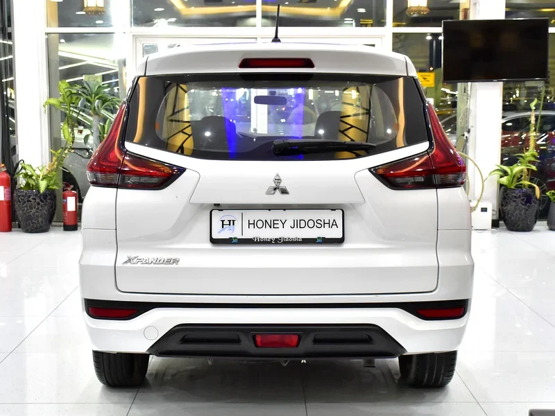 2022 Mitsubishi Xpander Medium line 4 Cylinder Petrol Engine White Black Crossover