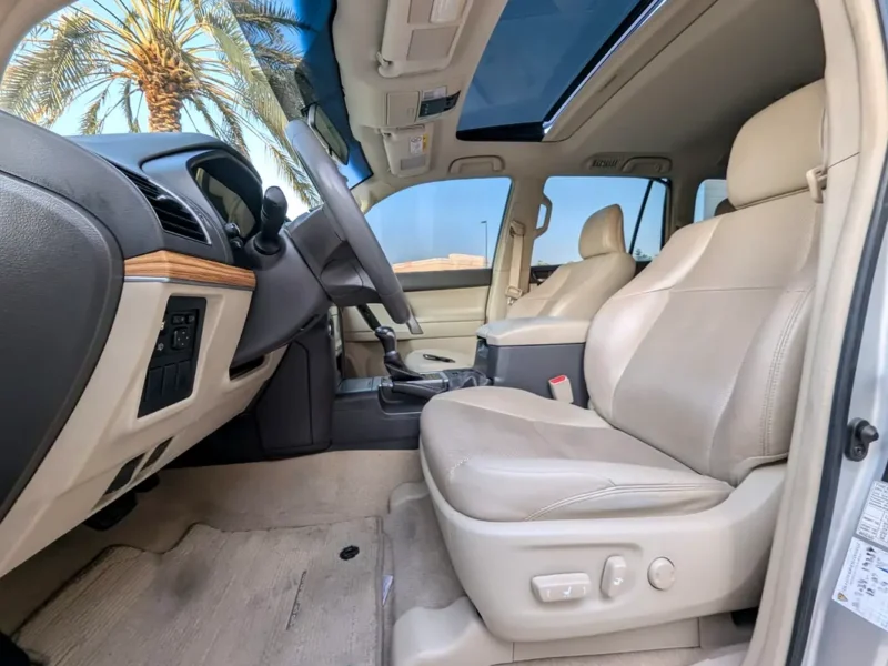 2020 TOYOTA PRADO VXR FULL OPTION V6 4.0L Silver Beige SUV GCC Specs