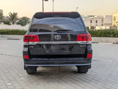 2018 Toyota Land Cruiser GXR DIESEL V8 D-4D GCC Specs Black Beige SUV