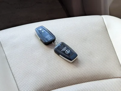 2020 TOYOTA PRADO VXR FULL OPTION V6 4.0L Silver Beige SUV GCC Specs