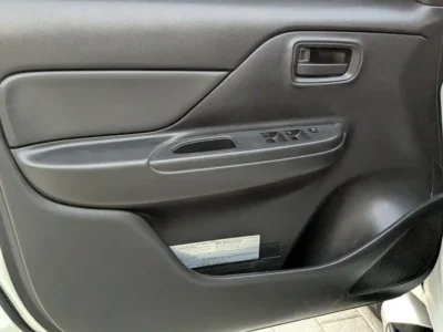 2021 Mitsubishi L200 4X4 4 Cylinder Diesel Engine White Grey Pickup GCC Specs