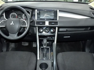 2022 Mitsubishi Xpander Medium line 4 Cylinder Petrol Engine White Black Crossover