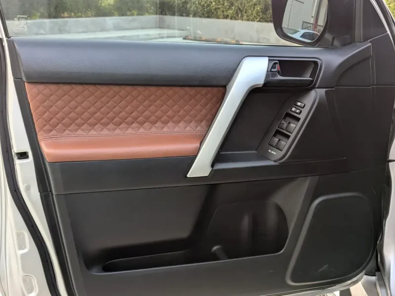 2016 TOYOTA PRADO VXR FULL OPTION V4 2.7L GCC Specs Silver Brown SUV