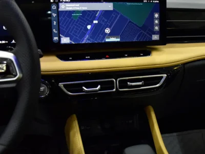 2025 MG HS Luxury 4 Cylinder Petrol Engine Grey Beige SUV GCC Specs