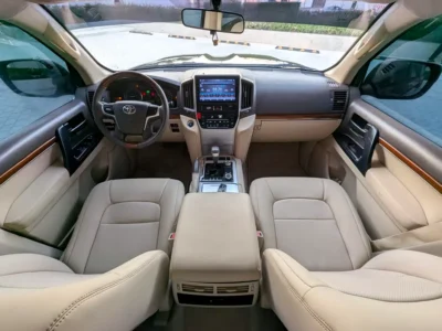 2018 Toyota Land Cruiser GXR DIESEL V8 D-4D GCC Specs Black Beige SUV