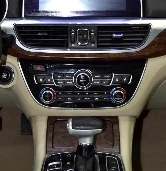 2019 GAC GA8 GL 4 Cylinder Petrol Engine White Beige Sedan GCC Specs