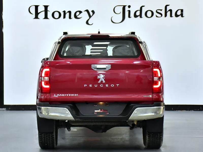 2023 Peugeot Landtrek DC 4X4 4 Cylinder Petrol Engine Red Black Pickup GCC