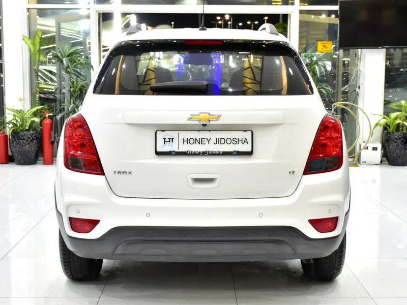 2019 Chevrolet Trax LT 4 Cylinder Petrol Engine White Grey Crossover GCC Specs