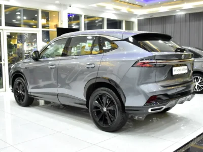 2025 MG HS Luxury 4 Cylinder Petrol Engine Grey Beige SUV GCC Specs