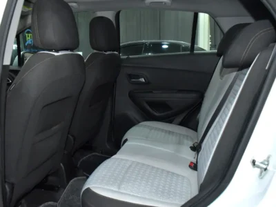 2019 Chevrolet Trax LT 4 Cylinder Petrol Engine White Grey Crossover GCC Specs