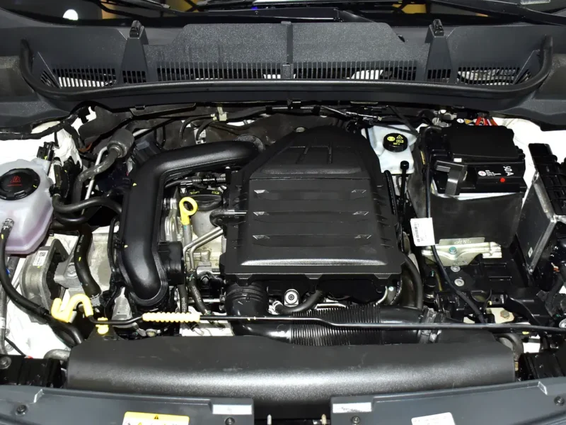 2023 Skoda Kushaq Style 4 Cylinder Petrol Engine White Grey SUV GCC Specs