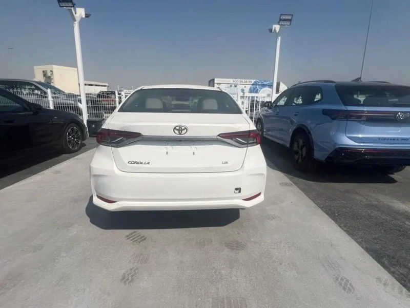 2023 TOYOTA COROLLA 1.6 Litres 4 Cylinders Petrol Engine White Beige Sedan