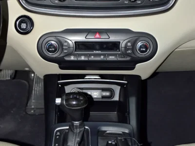 2016 Kia Sorento DLX 6 Cylinders Petrol Engine Black Beige SUV AWD GCC Specs