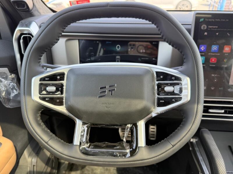 2025 Jetour T2 2.0L Turbo Petrol 4-Cylinder Petrol Engine Black Tan SUV