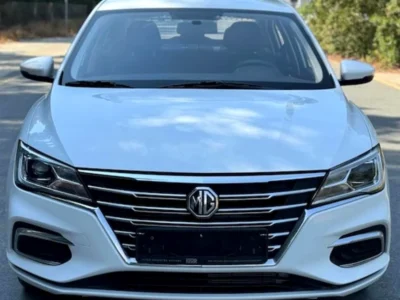 2023 MG MG5 Other 4 Cylinder Petrol Engine White Black Sedan GCC Specs