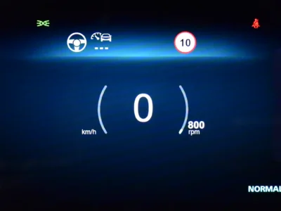 2025 MG HS Luxury 4 Cylinder Petrol Engine Grey Beige SUV GCC Specs