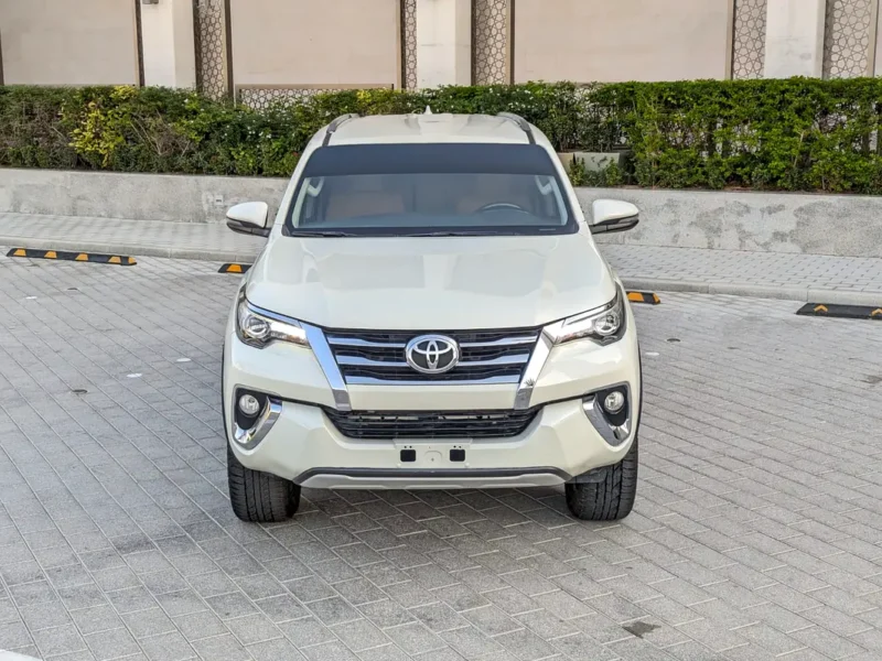 2020 TOYOTA FORTUNER VXR V6 4.0L GCC Specs White Brown SUV
