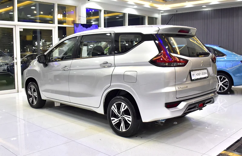 2022 Mitsubishi Xpander Medium Line 4 Cylinder Petrol Engine Silver Black Crossover
