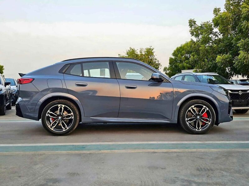 2025 BMW X2 SDRIVE 18I 1.5L V4 Engine PETROL Grey Brown SUV GCC Specs