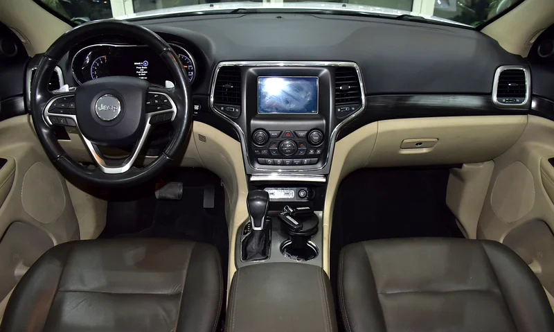 2020 Jeep Grand Cherokee Laredo 6 Cylinders Engine White Brown SUV GCC Specs