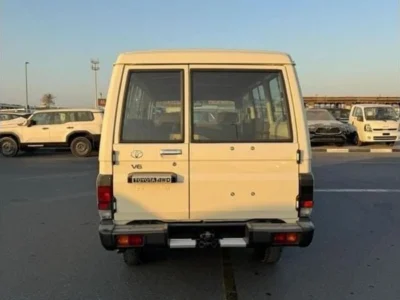 2025 Toyota Land Cruiser 70 2.8 L 4 Cylinder Engine Diesel White Brown SUV