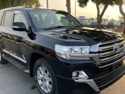 2018 Toyota Land Cruiser VXR 5.7 Liters 8 Cylinders Petrol Engine Black Beige SUV