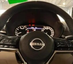 2024 Nissan Altima 2.5-liter inline 4 Cylinder Black Beige Sedan FWD