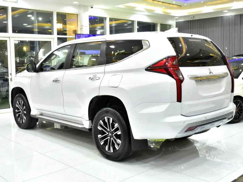 2021 Mitsubishi Montero GLS Sport 6 Cylinder Petrol Engine White Beige SUV GCC