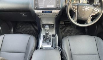 2021 Toyota Landcruiser Prado Altitude 2.8-litre Turbo Diesel 4 Cylinder White Black