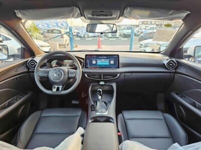 2025 MG 5 180DVVT LUXURY 1.5L 4 Cylinder PETROL Engine White Black Sedan GCC