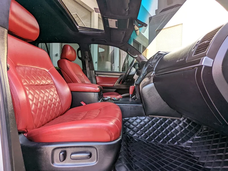 2008 Toyota Land Cruiser VXR TOP 8 Cylinders Petrol Engine White Red SUV