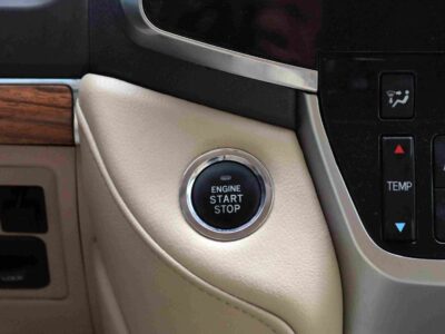 2013 Toyota Landcruiser GXR 4.6L V8 Engine Black Beige SUV Petrol