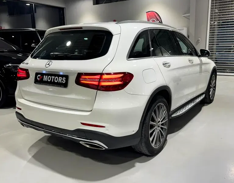 2018 Mercedes-Benz GLC GLC 250 4MATIC 4 Cylinders Engine White Brown Crossover