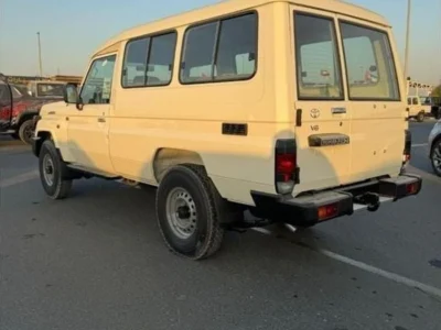 2025 Toyota Land Cruiser 70 2.8 L 4 Cylinder Engine Diesel White Brown SUV