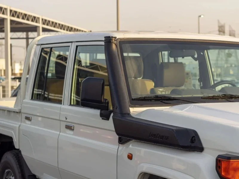 2025 TOYOTA LAND CRUISER PICK UP DOUBLE CABIN 2.8L DIESEL White Beige