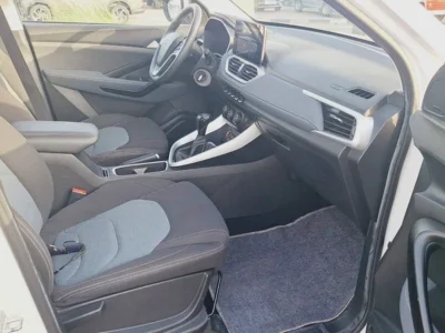 2022 Chevrolet Captiva Other 4 Cylinder Petrol Engine White Grey SUV GCC