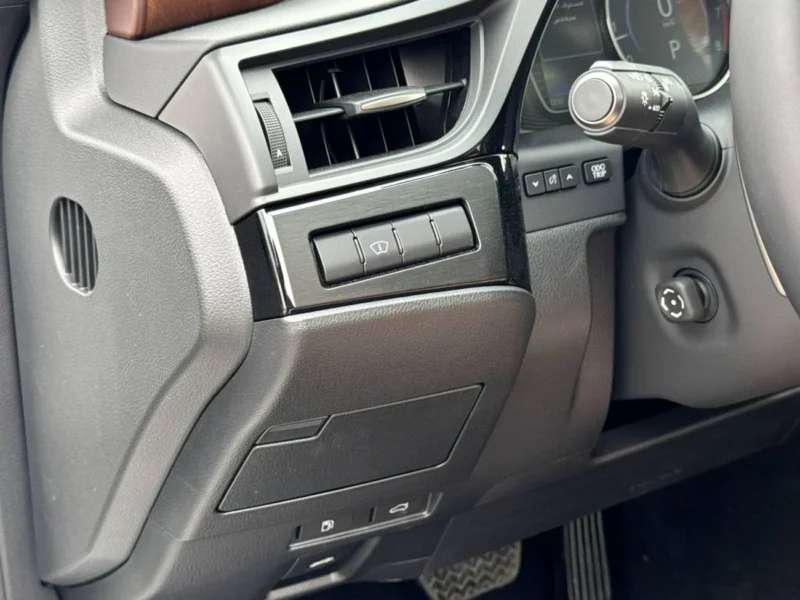 2025 LEXUS ES350 3.5 Liters 6 Cylinder Petrol Engine White Tan Sedan GCC