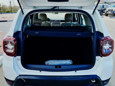 2019 Renault Duster SE 4 Cylinder Petrol Engine White Beige SUV GCC Specs