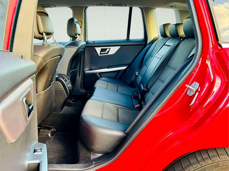 2011 Mercedes-Benz GLK-Class GLK 300 4matic 6 Cylinders Red Black SUV