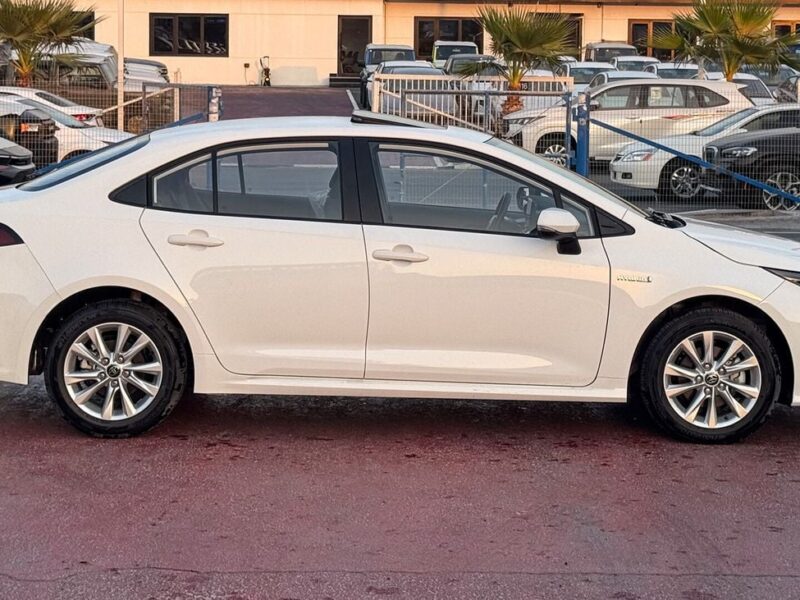2024 Toyota Corolla Hybrid Elite 1.8L 4 Cylinders Full Option White Black Sedan