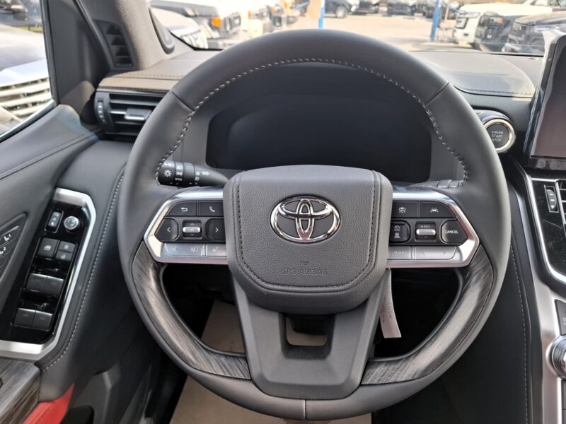 2025 Toyota Landcruiser VXR 3.5L V6 Twin-Turbo TT Silver Red with Radar GCC