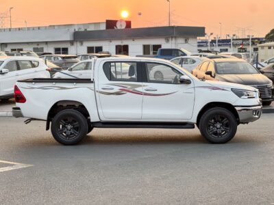 2026 Toyota Hilux 4x4 2.7L DC MT 6 Cylinders Petrol Engine White Red Truck