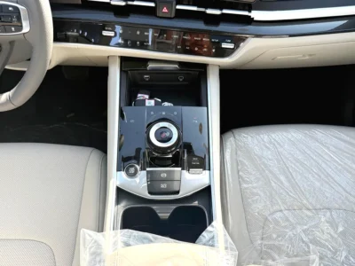 2025 Kia Sportage Other 4 Cylinders Petrol Engine Black White SUV