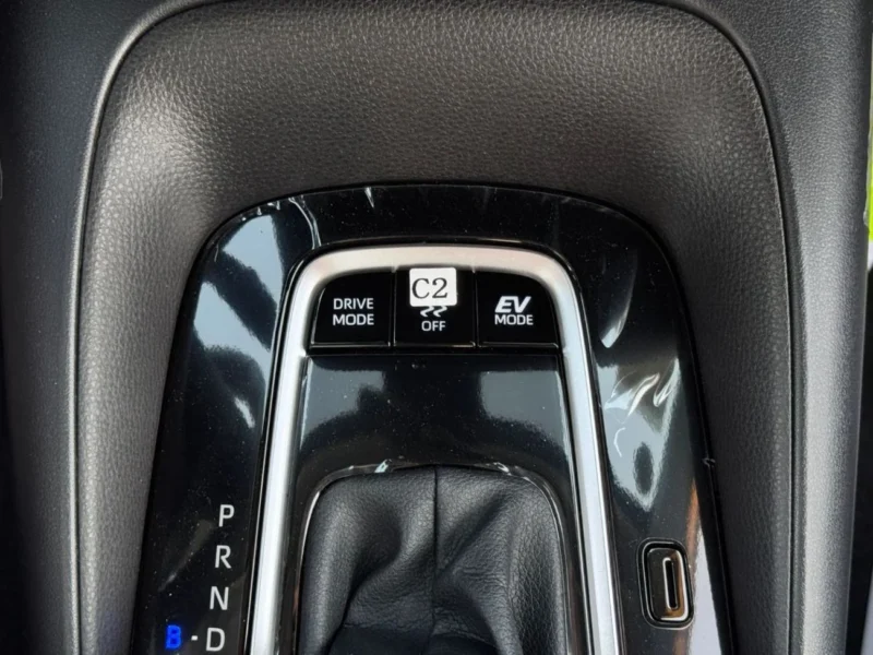 2025 TOYOTA COROLLA ELITE HYBRID 1.8L 4 Cylinders Engine White Black Sedan