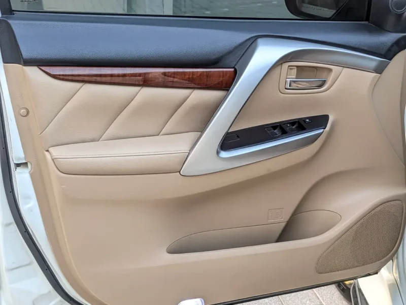 2016 Mitsubishi Montero Sport GLS 4WD Top Line 6 Cylinders Engine White Beige SUV