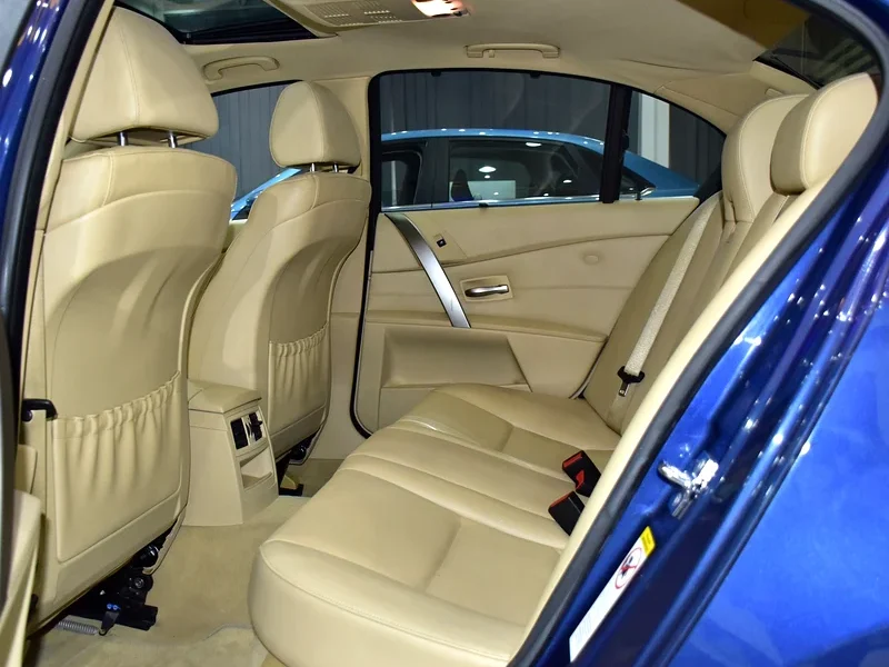2005 BMW 5-Series 520i 6 Cylinders Petrol Engine Blue Beige Sedan GCC Specs