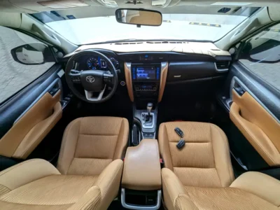 2020 TOYOTA FORTUNER GXR V6 4.0L GCC White Brown SUV GCC Specs